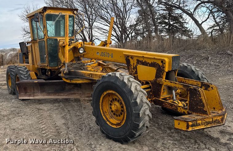 image for item FB0800 John Deere 670-A motor grader