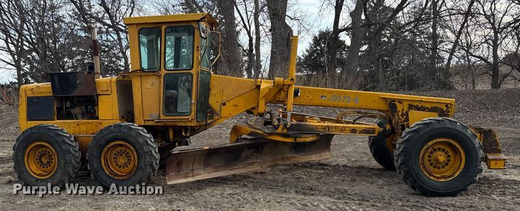 image for item FB0800 John Deere 670-A motor grader