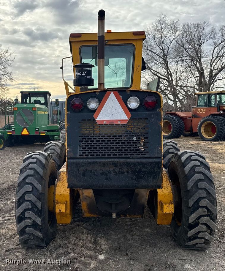image for item FB0800 John Deere 670-A motor grader