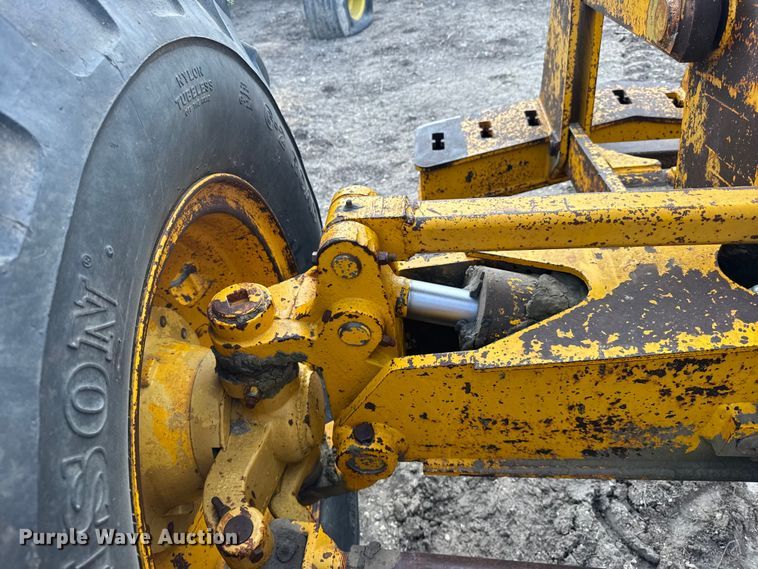 image for item FB0800 John Deere 670-A motor grader