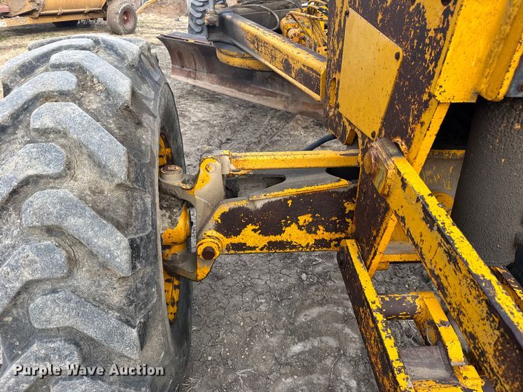 image for item FB0800 John Deere 670-A motor grader