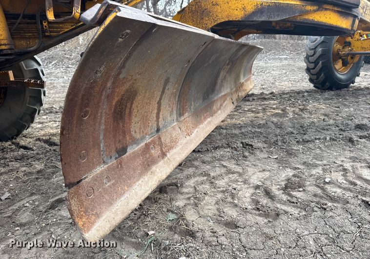 image for item FB0800 John Deere 670-A motor grader