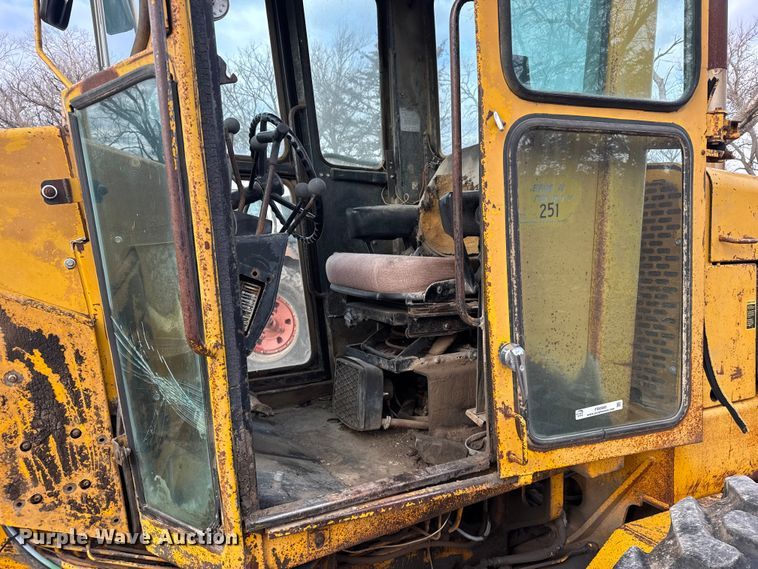 image for item FB0800 John Deere 670-A motor grader