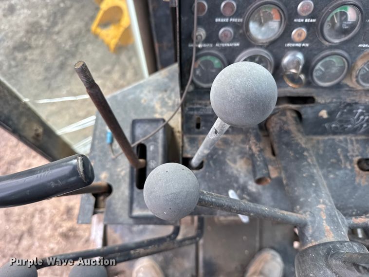 image for item FB0800 John Deere 670-A motor grader