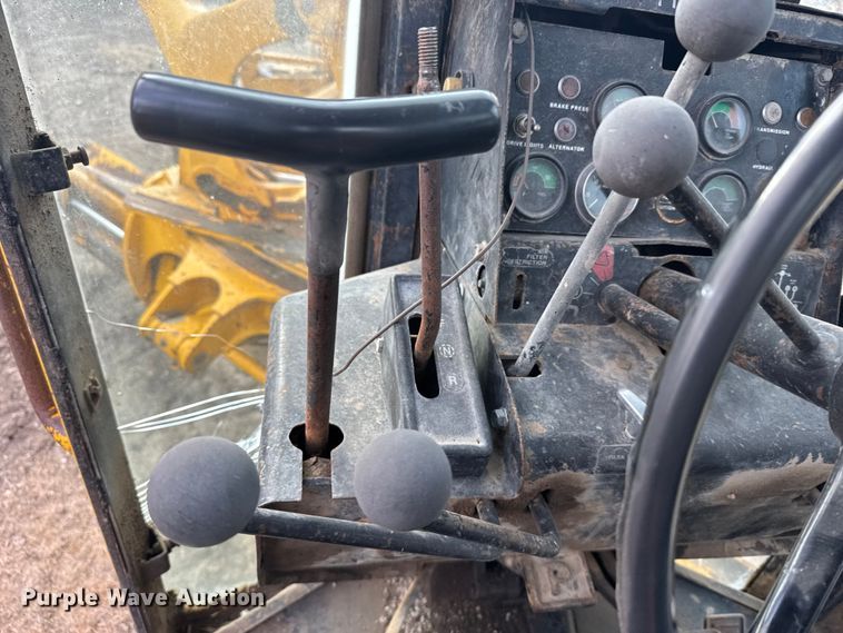 image for item FB0800 John Deere 670-A motor grader