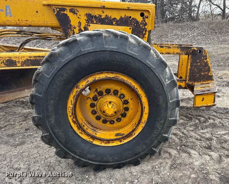 image for item FB0800 John Deere 670-A motor grader
