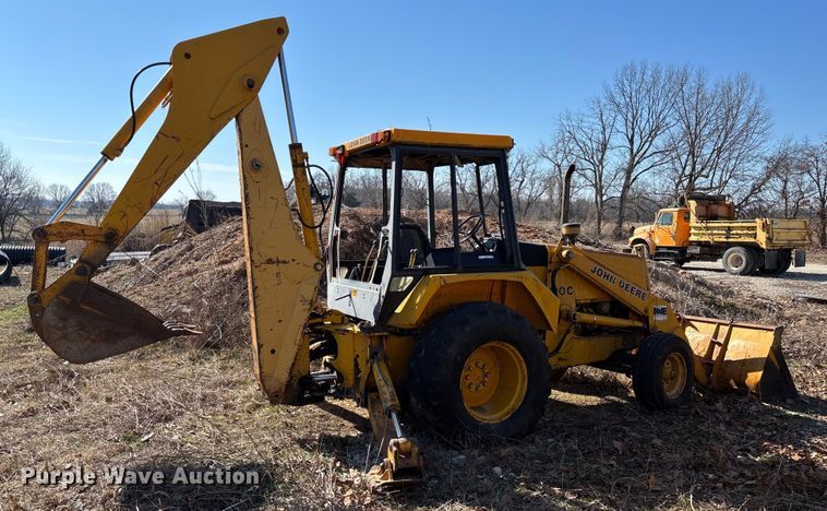 image for item FB3019 John Deere 410C backhoe