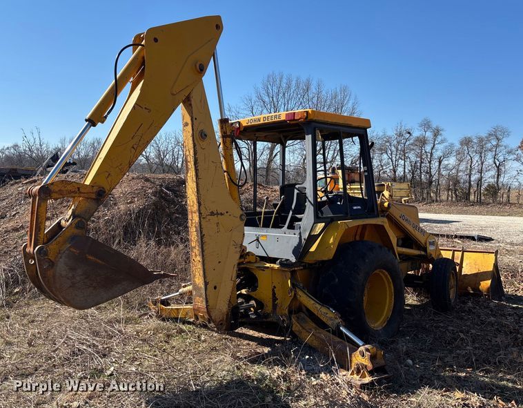 image for item FB3019 John Deere 410C backhoe