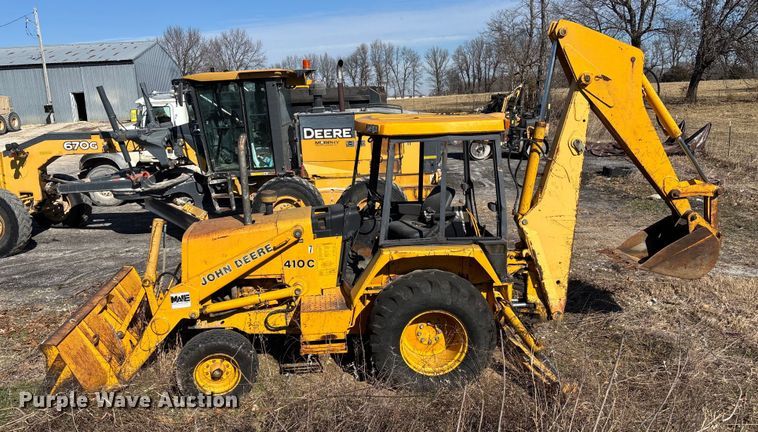 image for item FB3019 John Deere 410C backhoe