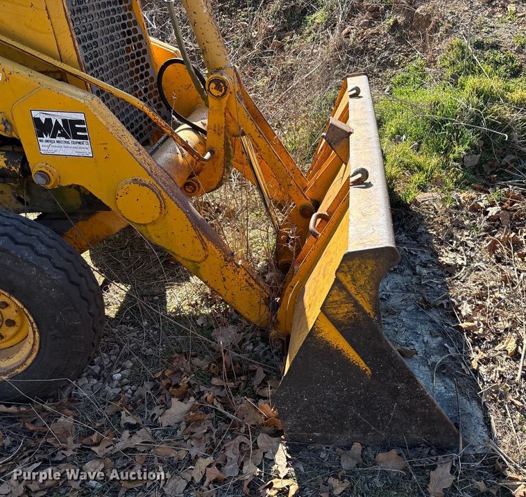 image for item FB3019 John Deere 410C backhoe