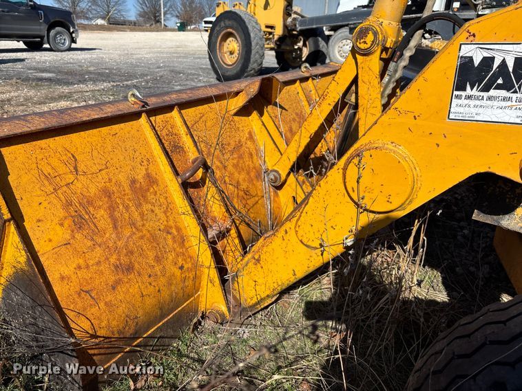 image for item FB3019 John Deere 410C backhoe