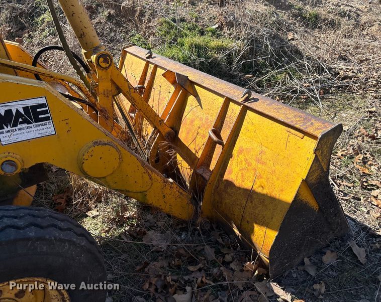 image for item FB3019 John Deere 410C backhoe