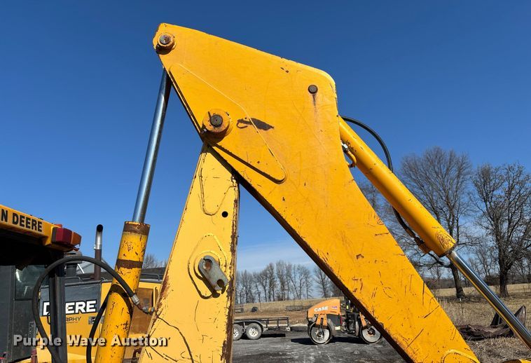 image for item FB3019 John Deere 410C backhoe