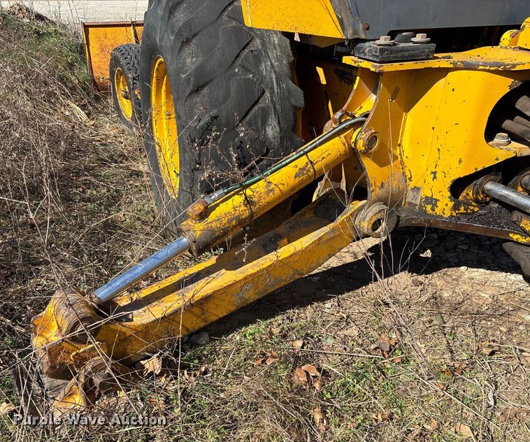 image for item FB3019 John Deere 410C backhoe
