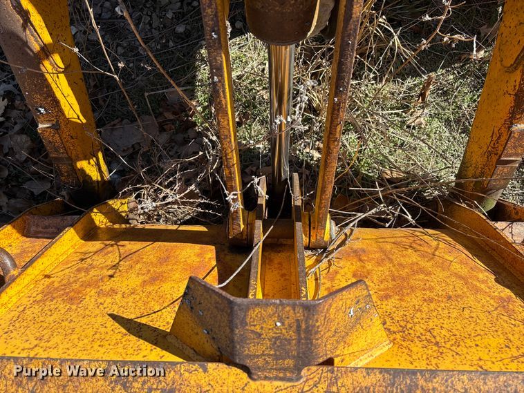 image for item FB3019 John Deere 410C backhoe