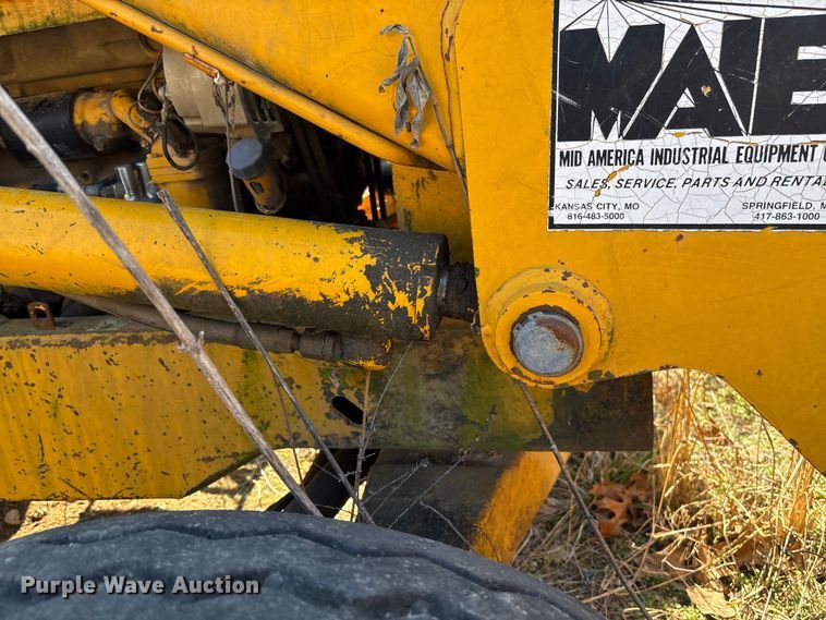 image for item FB3019 John Deere 410C backhoe