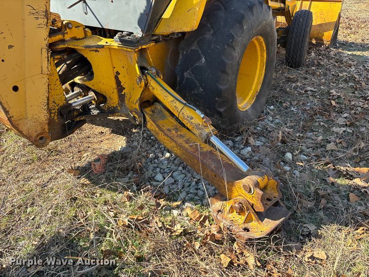 image for item FB3019 John Deere 410C backhoe