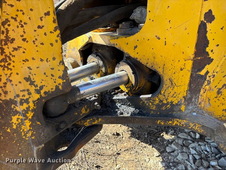 image for item FB3019 John Deere 410C backhoe