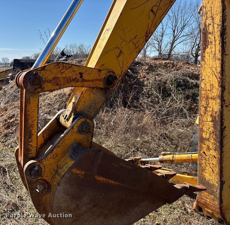 image for item FB3019 John Deere 410C backhoe