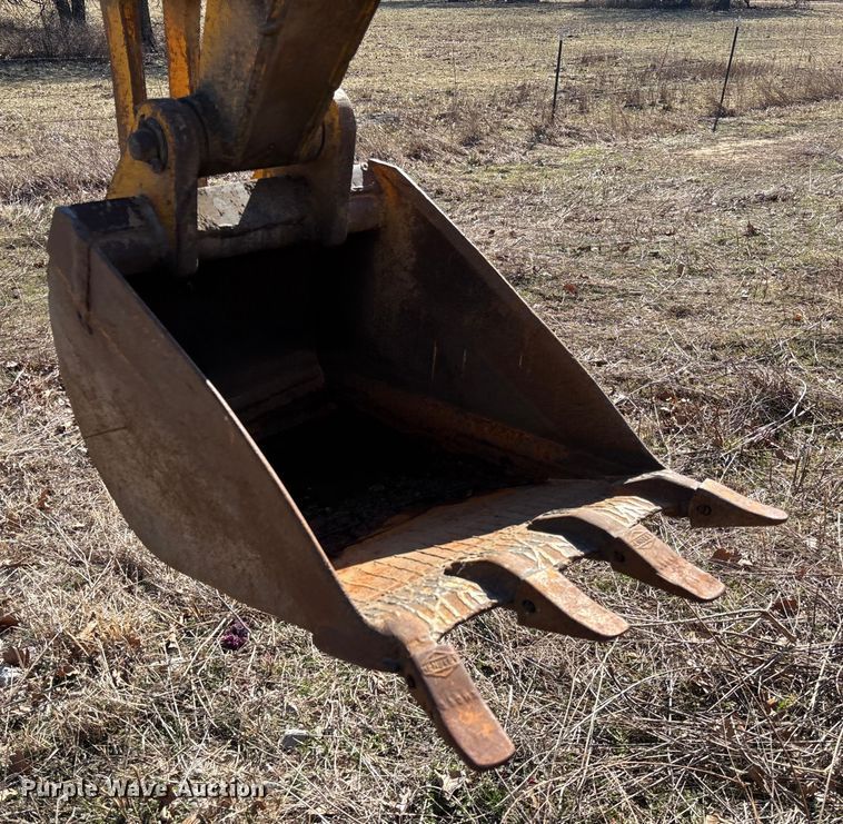 image for item FB3019 John Deere 410C backhoe
