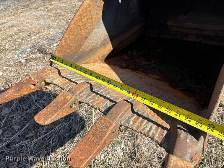 image for item FB3019 John Deere 410C backhoe