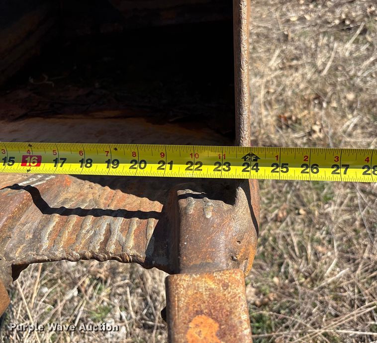 image for item FB3019 John Deere 410C backhoe