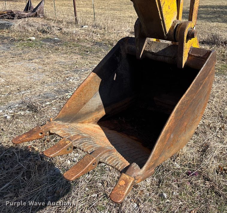 image for item FB3019 John Deere 410C backhoe