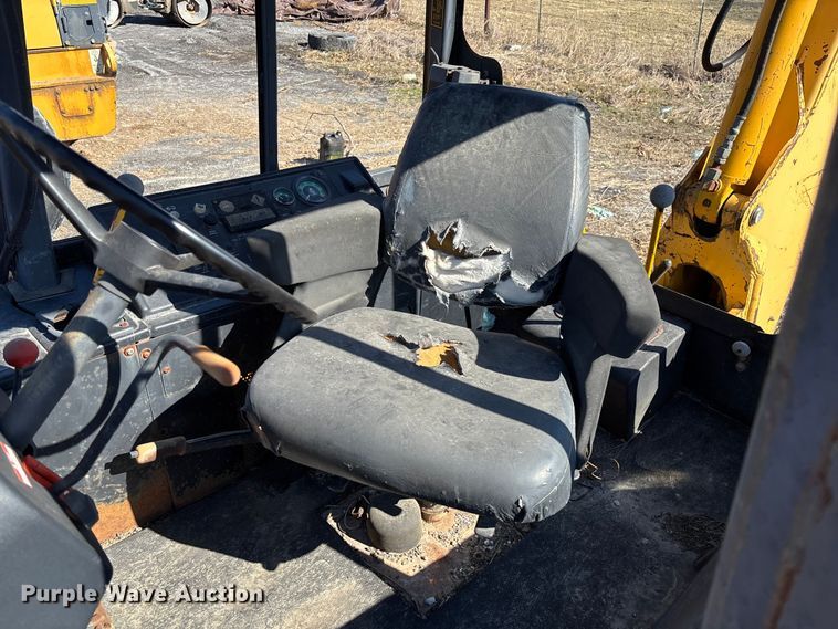 image for item FB3019 John Deere 410C backhoe