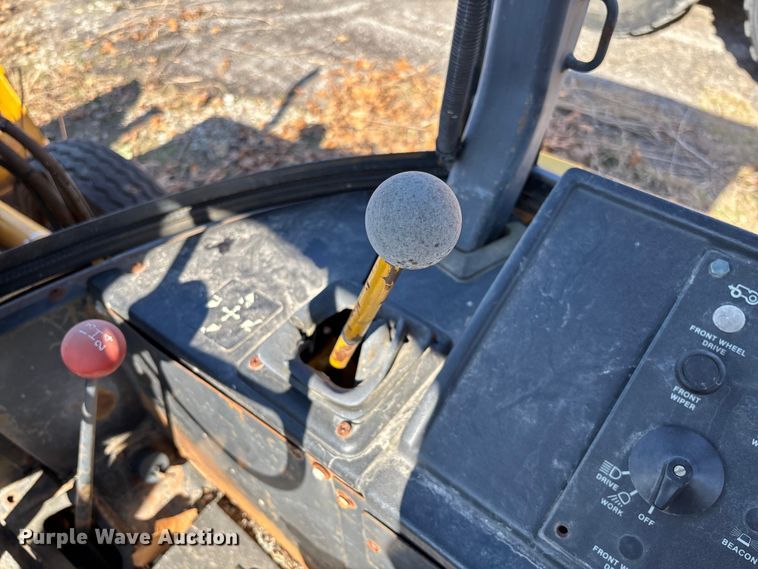 image for item FB3019 John Deere 410C backhoe