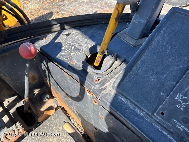 image for item FB3019 John Deere 410C backhoe