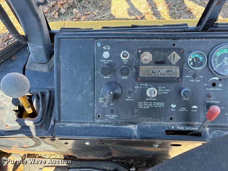 image for item FB3019 John Deere 410C backhoe