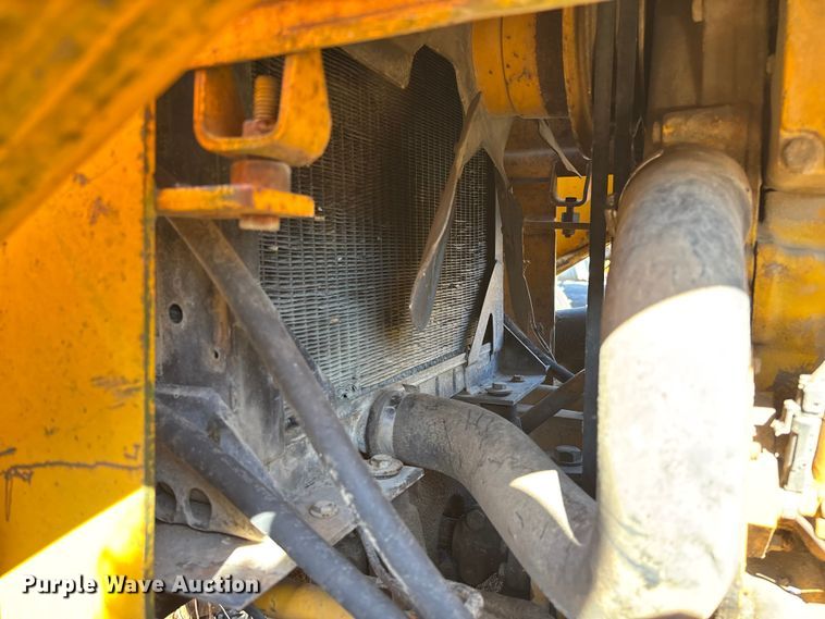 image for item FB3019 John Deere 410C backhoe
