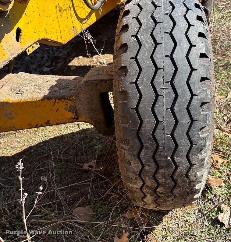 image for item FB3019 John Deere 410C backhoe