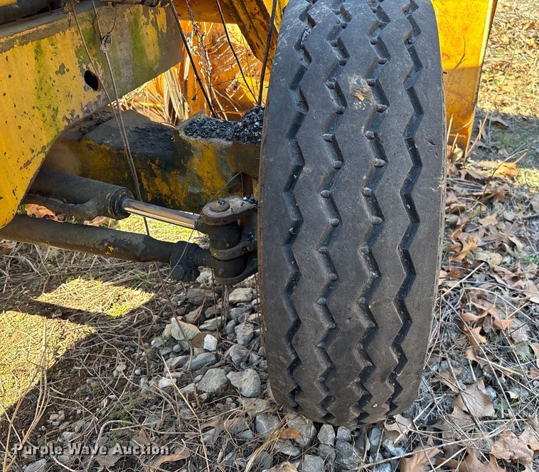 image for item FB3019 John Deere 410C backhoe