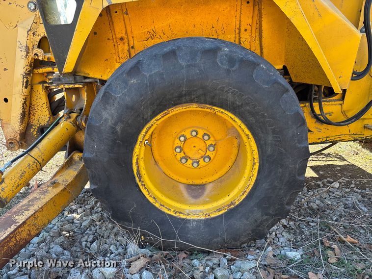 image for item FB3019 John Deere 410C backhoe