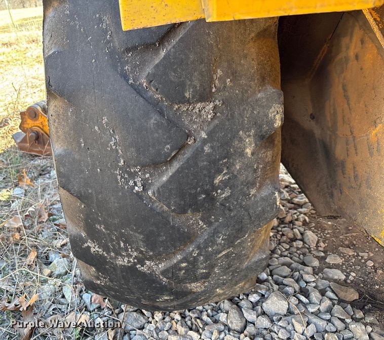 image for item FB3019 John Deere 410C backhoe