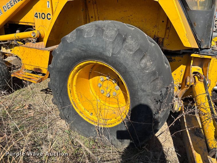 image for item FB3019 John Deere 410C backhoe