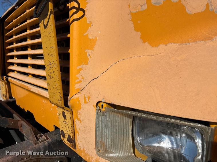 image for item FB3020 2001 International 4900 dump truck