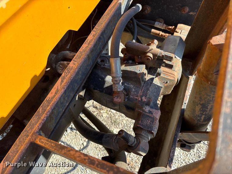 image for item FB3020 2001 International 4900 dump truck