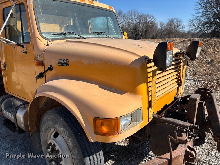 image for item FB3020 2001 International 4900 dump truck