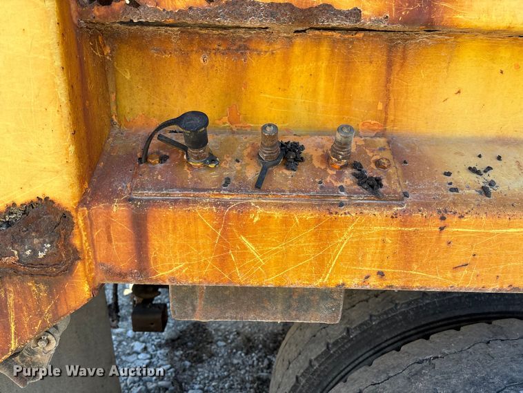 image for item FB3020 2001 International 4900 dump truck