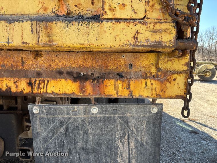 image for item FB3020 2001 International 4900 dump truck