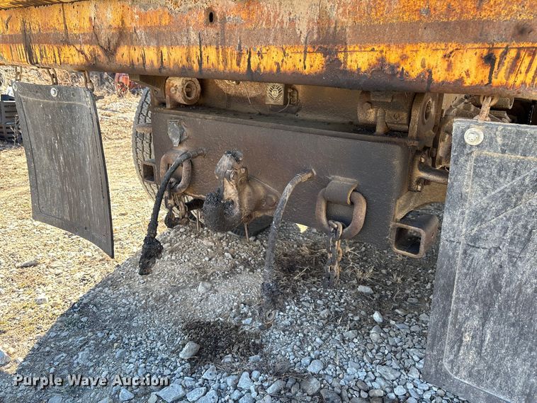 image for item FB3020 2001 International 4900 dump truck