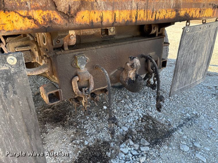 image for item FB3020 2001 International 4900 dump truck