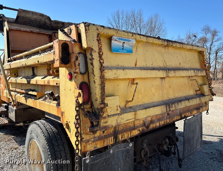 image for item FB3020 2001 International 4900 dump truck