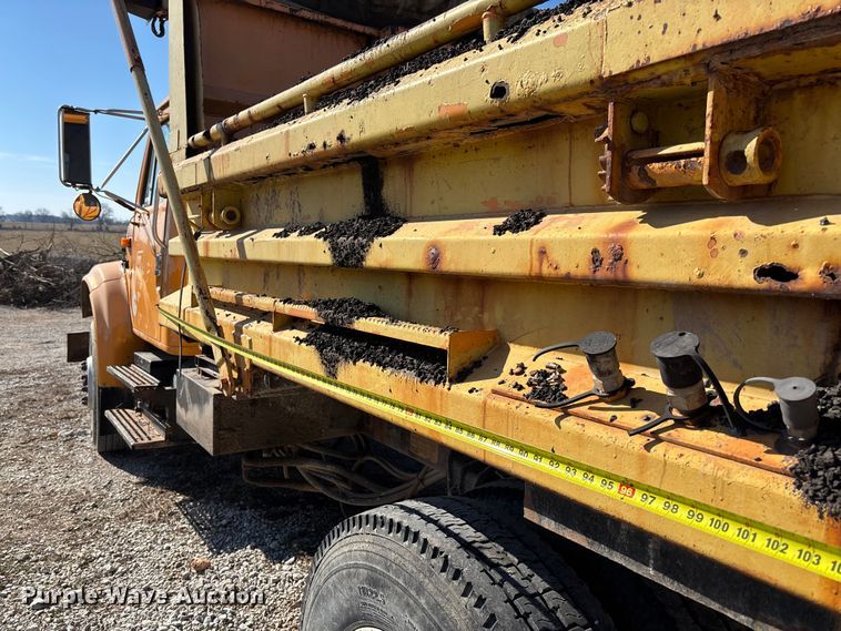 image for item FB3020 2001 International 4900 dump truck