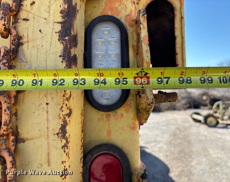 image for item FB3020 2001 International 4900 dump truck