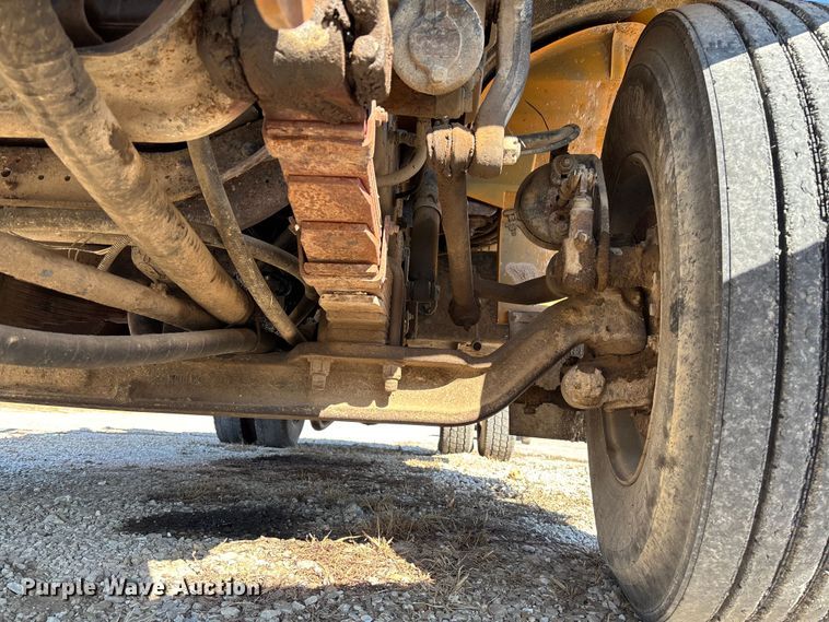 image for item FB3020 2001 International 4900 dump truck