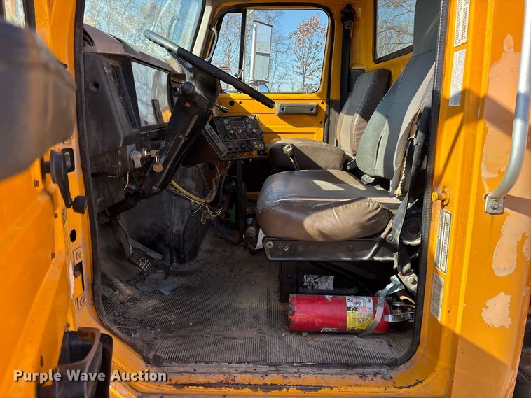 image for item FB3020 2001 International 4900 dump truck