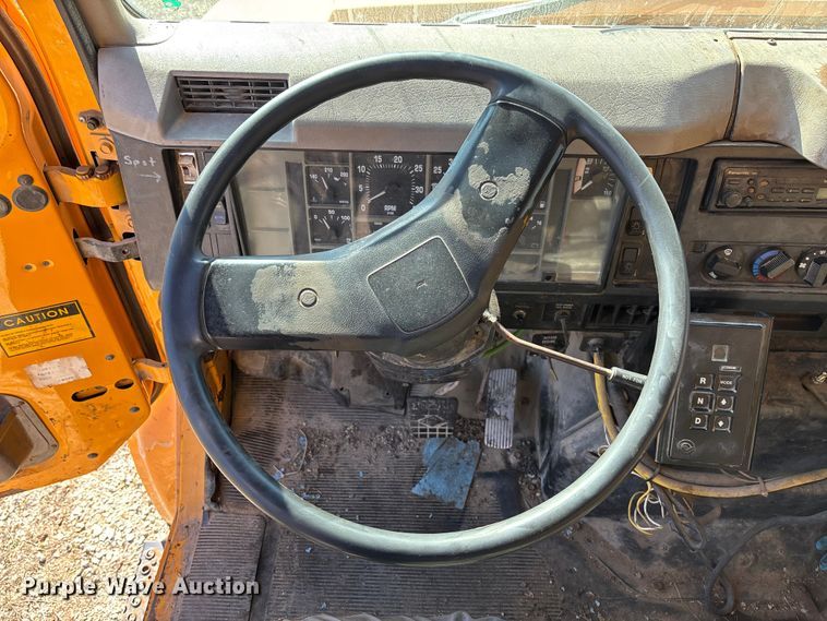 image for item FB3020 2001 International 4900 dump truck